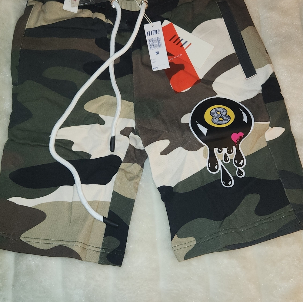 Fifth loop Woodland print drawstring shorts Size M